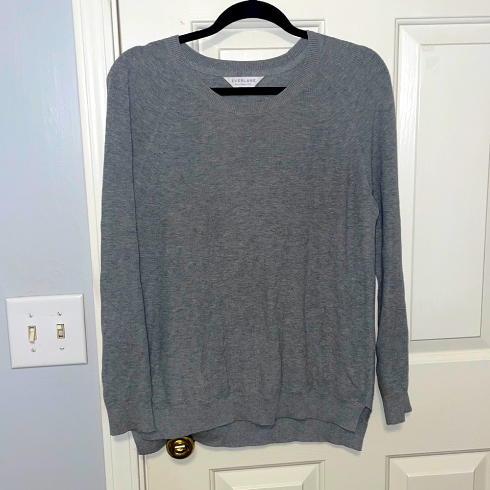 Everlane gray cotton sweater in Size S